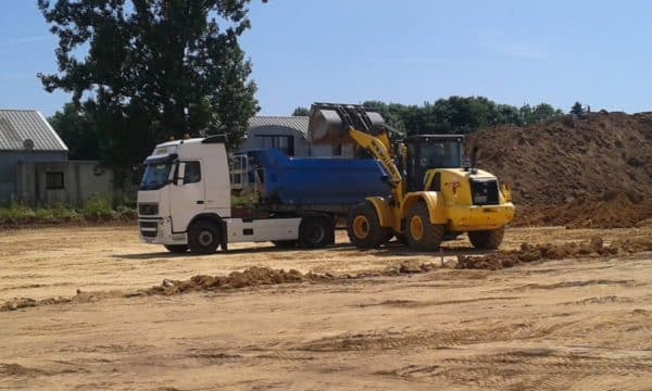 Terrassement d'une plate forme commerciale de 4500... – Image 3