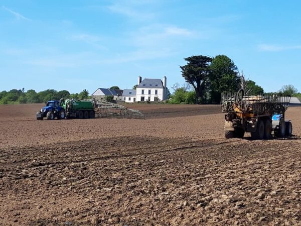 Les travaux d'épandage et travaux du sol avancent ...