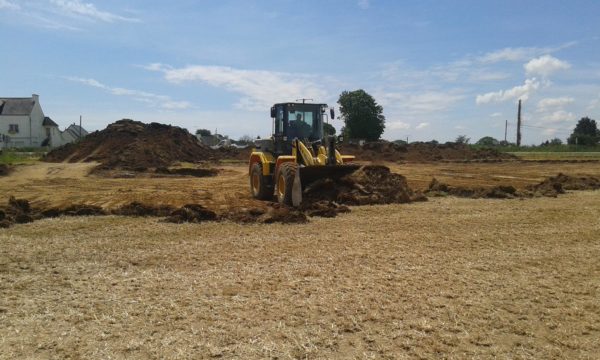 Terrassement d'une plate forme commerciale de 4500...