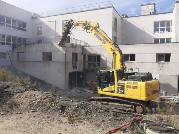 Demolition des anciennes cuisines a lEHPAD la FON - Démolition des anciennes cuisines à l'EHPAD la FON...