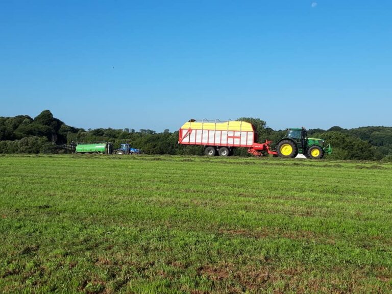 Ensilage dherbe et epandages 3 - Douarnenez Audierne
