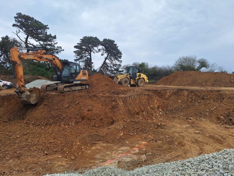 Terrassement d’une fosse (3)