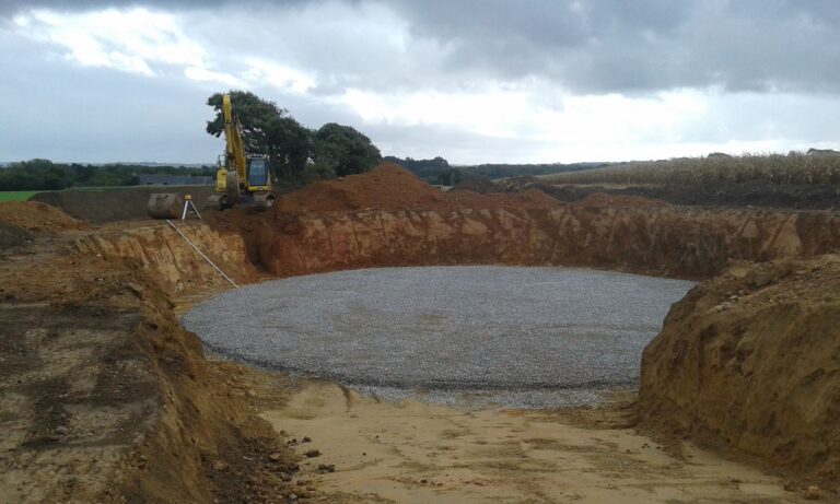 Terrassement d’une fosse de 900m3 (1)