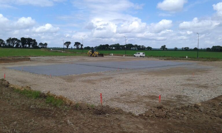 Terrassement dune plate forme commerciale de 4500m2 1 - Douarnenez Audierne