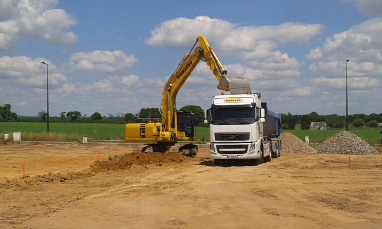 Terrassement d’une plate forme commerciale de 4500m2 (2)