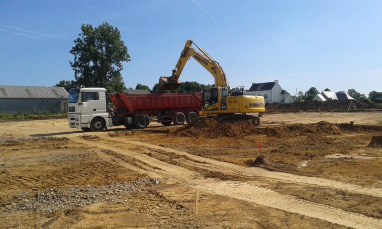 Terrassement d’une plate forme commerciale de 4500m2 (4)
