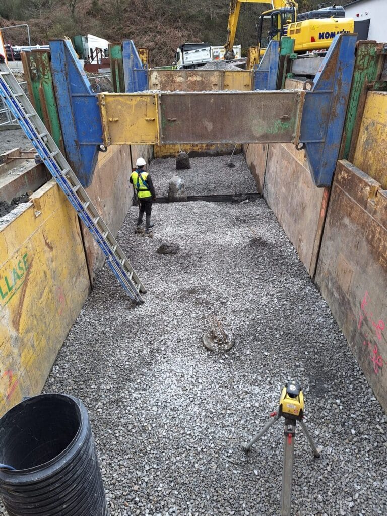 Terrassement et pose de blindage 2 - Douarnenez Audierne