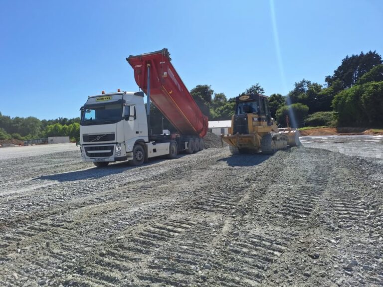 Terrassement-du-terrain-de-football-de-Penity-a-DOUARNENEZ-9-1338157104703591.jpeg