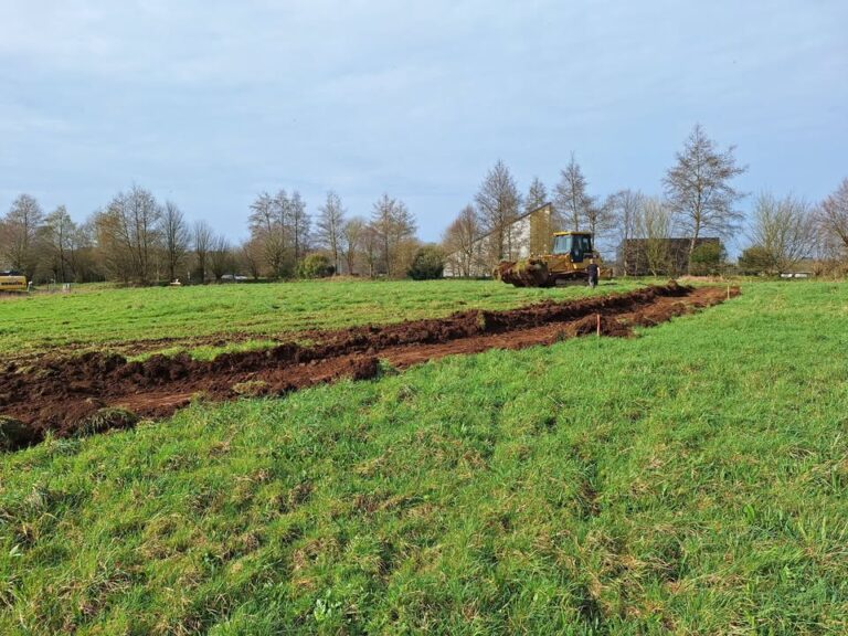 Terrassement dune plateforme pour lentreprise AQUATHIS a Briec 1 1548096750376291 - Douarnenez Audierne